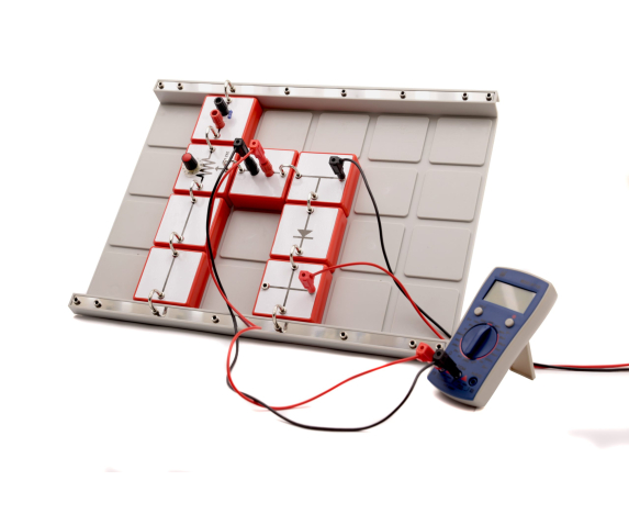 Набір демонстраційний для вивчення електрики та електродинаміки, тип 1