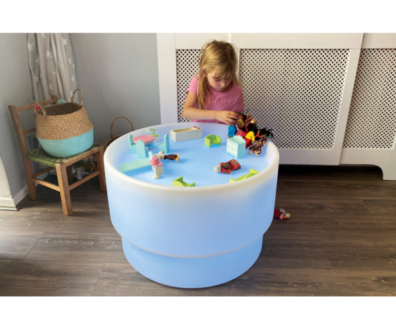 Сенсорний стіл для роботи з водою