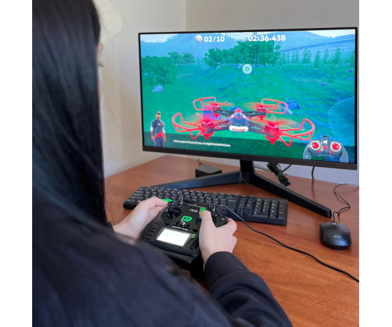 Робоча станція для пілотування дроном на симуляторі Elizlabs