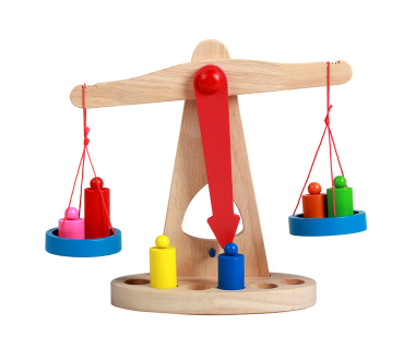 Терези з набором важків (дерев’яні)
